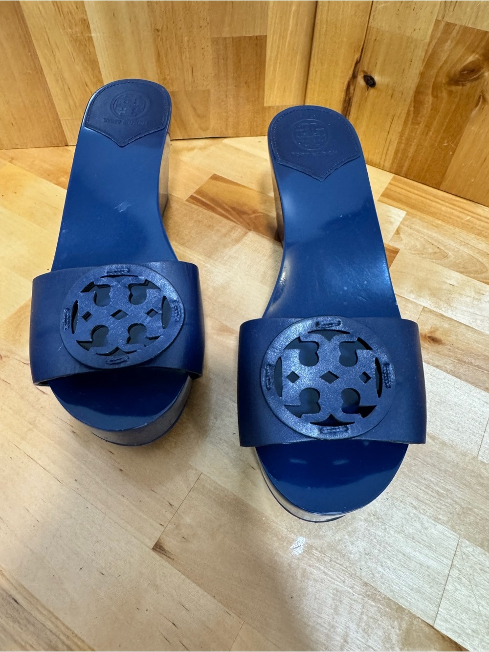 Authentic Tory Burch Womens Navy Blue Leather Wedge Slide Sandals